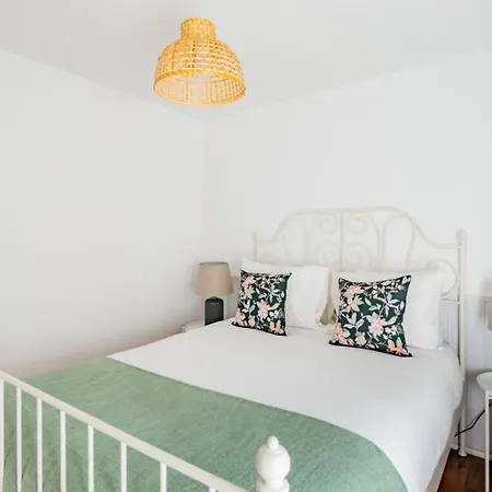 Casa De Santana Ii, * Лісабон